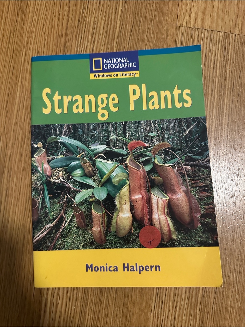 ❤️ National Geographic Paperback — Green, Yellow & Brown Plant Cover